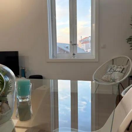 Up Lavie Dux דירה