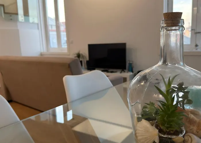 Up Lavie Dux Daire *